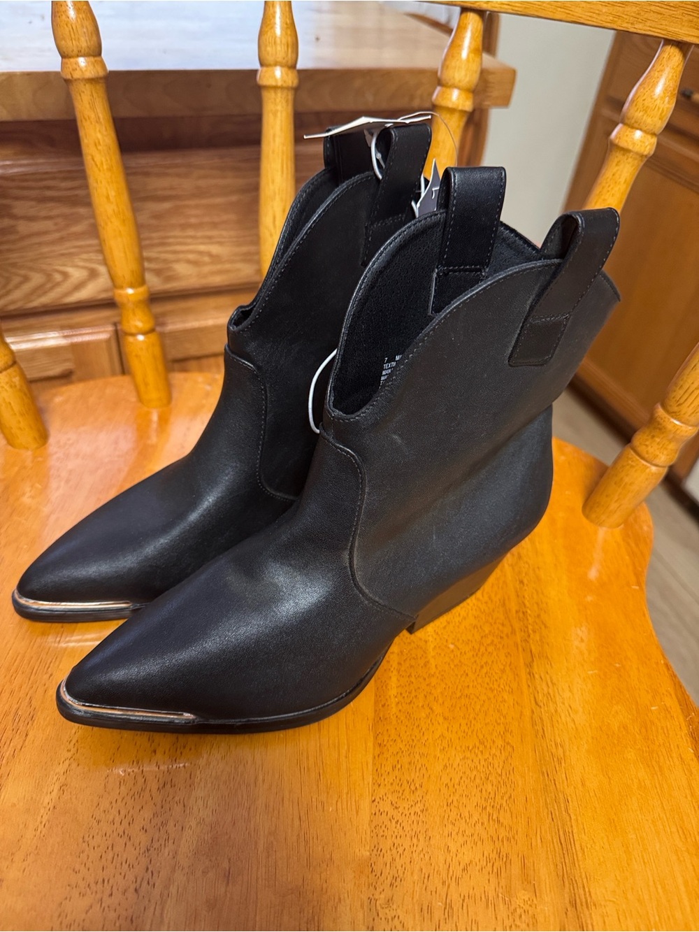 Universal Thread NWT Black silver Pointed Western cowboy Ankle Booties